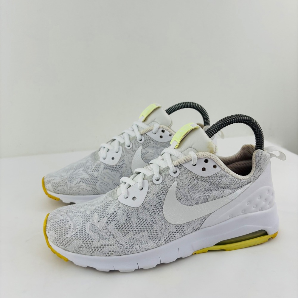 🚨 Final Sale 🚨 Nike Air Max Motion White Floral Yellow Running Shoes Sz 7